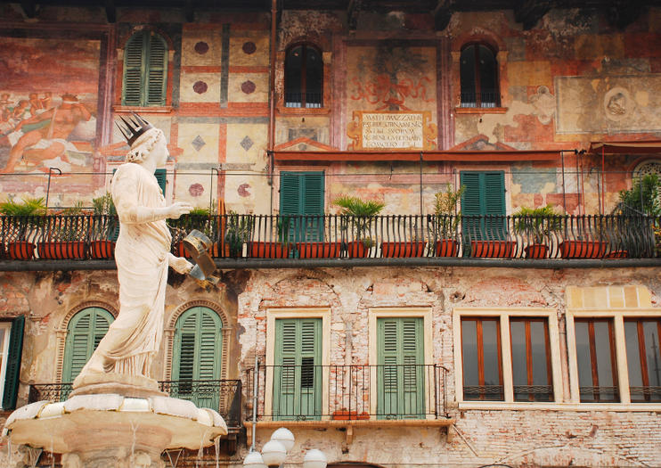 Madonna Verona Fountain (Fontana di Madonna Verona)